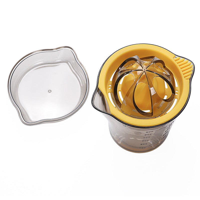 Portable Manual Citrus Juicer - Compact Fruit Squeezer